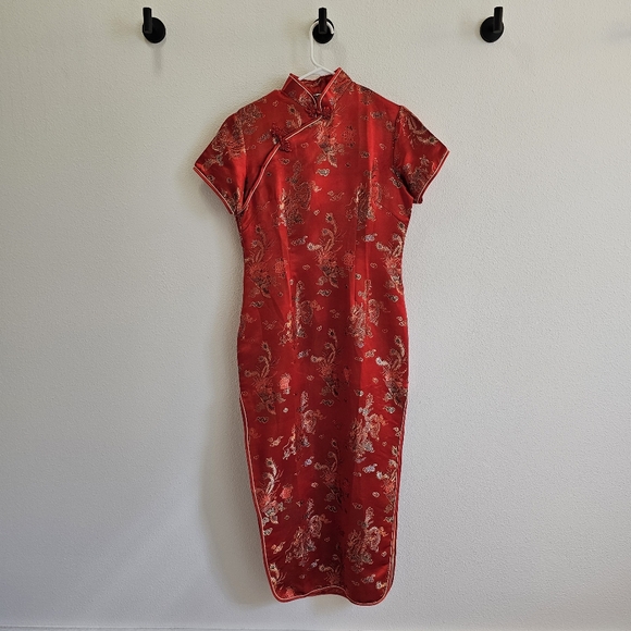 Silk Traditional Qipoa Dress - Picture 2 of 11